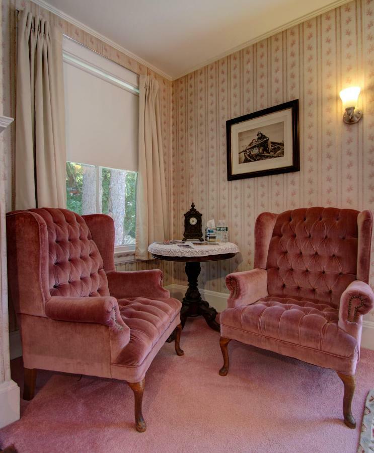 Old Corner Inn Manchester-by-The-Sea Bagian luar foto