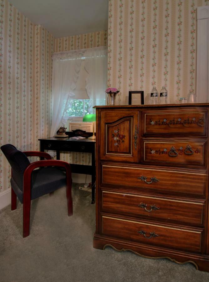 Old Corner Inn Manchester-by-The-Sea Bagian luar foto