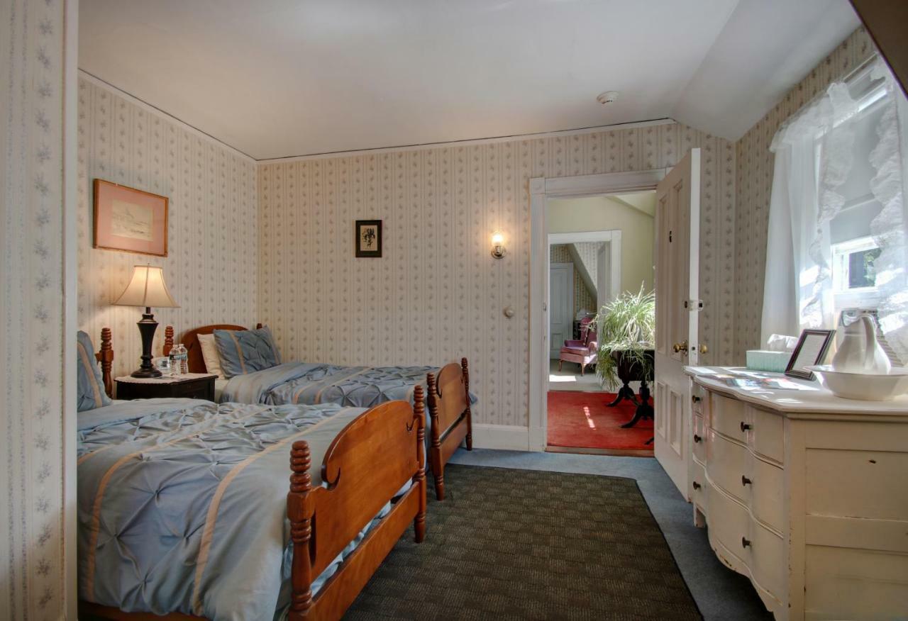 Old Corner Inn Manchester-by-The-Sea Bagian luar foto